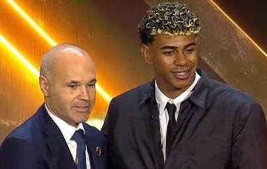 瑞昌羽球大师赛打入4强 诺瓦赞艾迪尔很努力