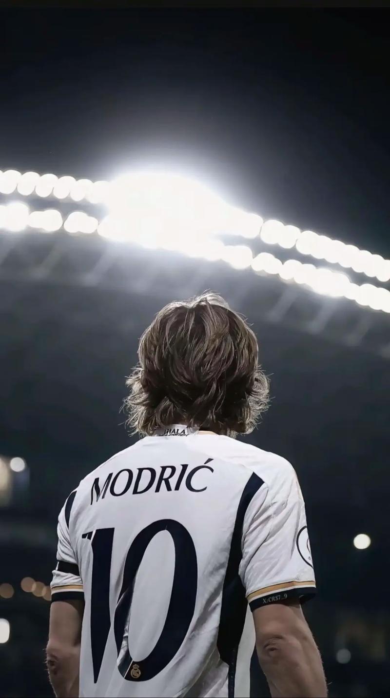 【LPL老婆】骆歆黑色吊带裙，新发型她太爱了